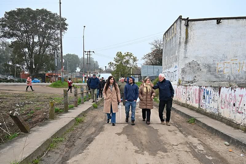 RocioSeara's tweet photo. En la tarde de ayer junto a la Comisión N°6 Área Metropolitana estuvimos en La Paz, recorrimos múltiples puntos del arroyo Las Piedras y actividades vinculadas.
               https://t.co/4rfsYgipru https://t.co/zvVscOJsZg