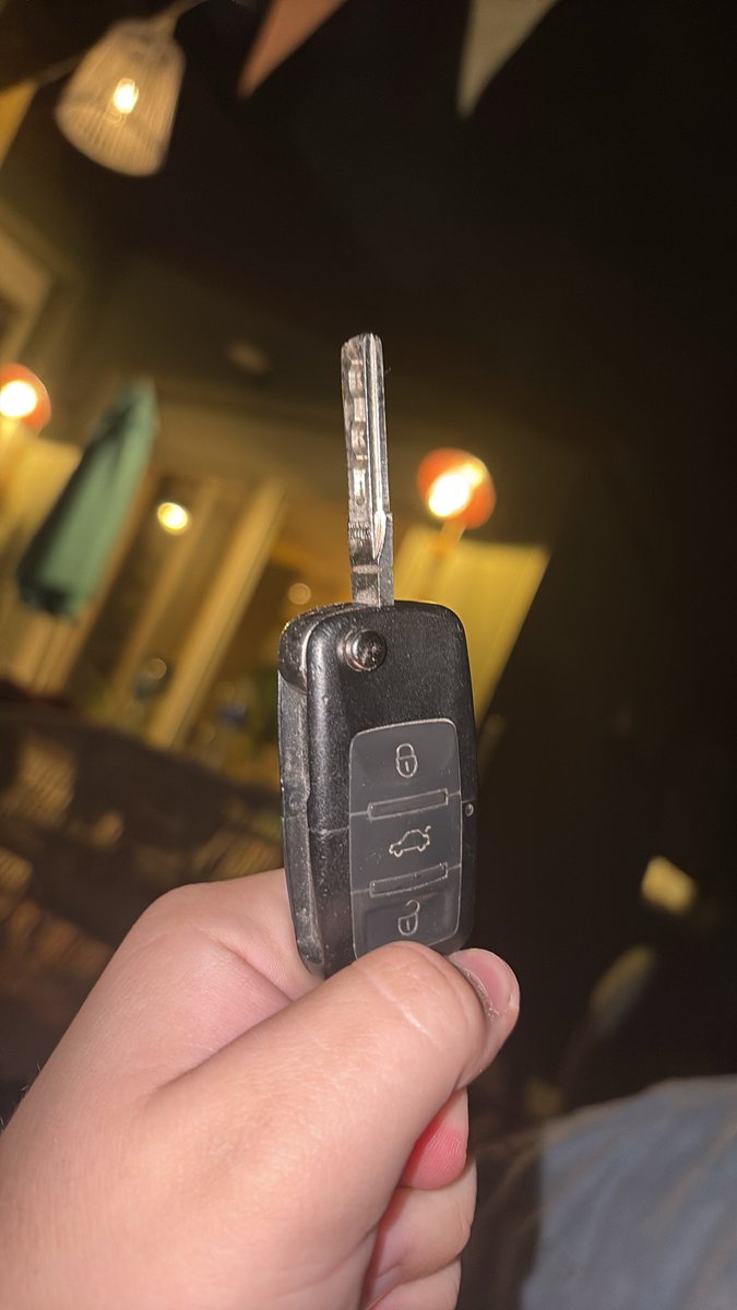 __Manro__'s tweet photo. N’associez pas Volkswagen aux putes de mère svp https://t.co/N2uUizMbkB