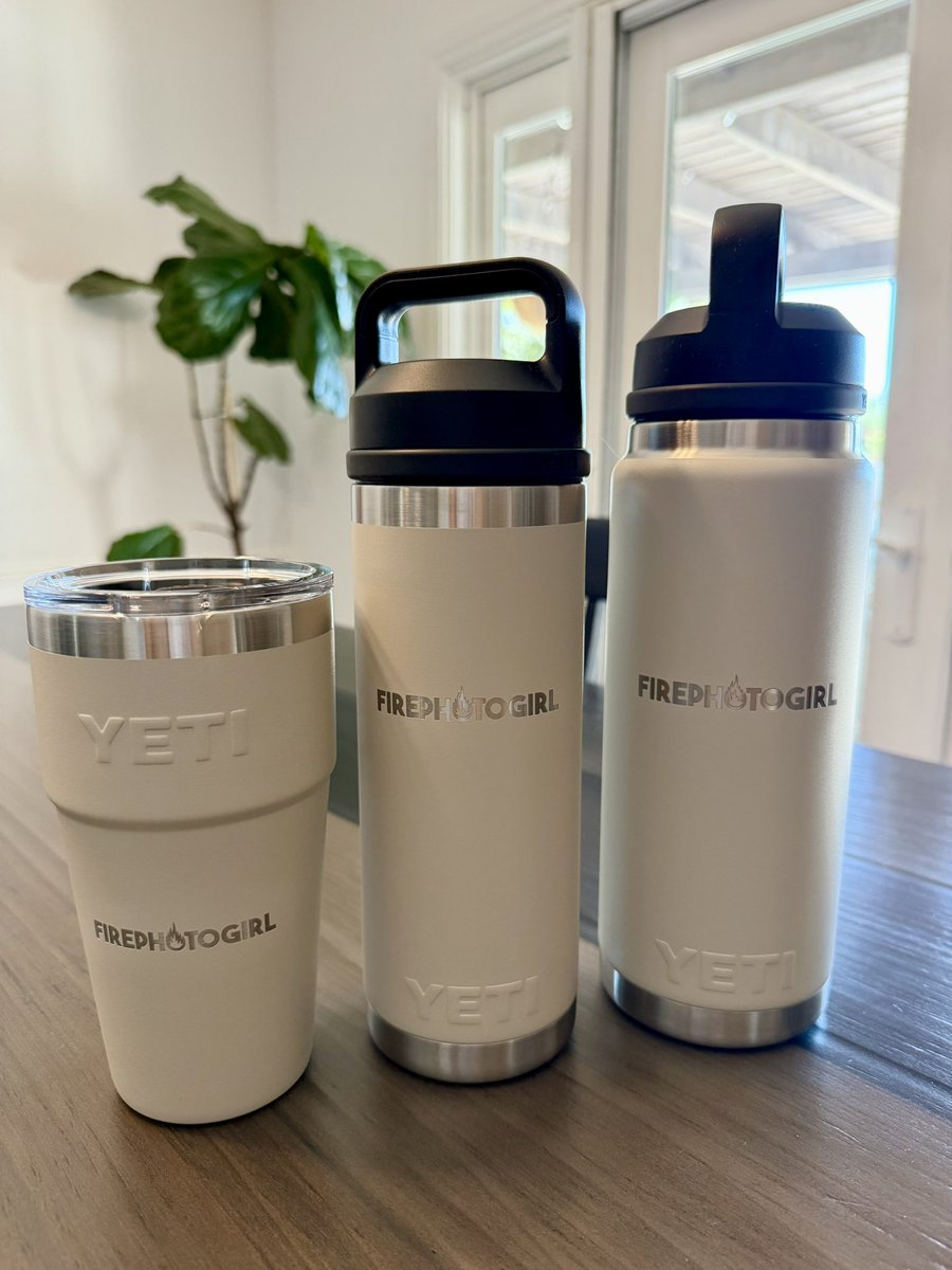 FirePhotoGirl's tweet photo. Huge shoutout to @yeti for this custom drink-wear set! I love it &amp; thank you so much 😊

Hydration! Hydration! Hydration! 💦 

#yeti #stayhydrated https://t.co/HoGK7UaCei