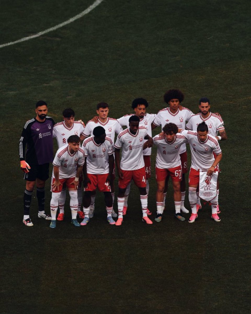 RNJ740's tweet photo. ⚪️🔴💪 https://t.co/bHIWL3qQHY