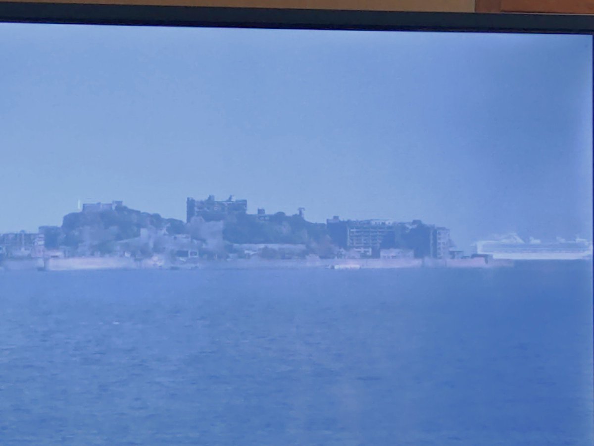 TNUMA12's tweet photo. 長崎県端島沖を通過するダイヤモンドプリンセス⛴️　#ダイヤモンドプリンセス　#DiamondPrincess https://t.co/NiDu5784RE
