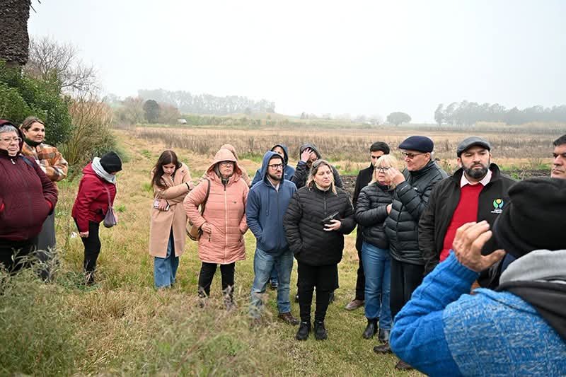 RocioSeara's tweet photo. En la tarde de ayer junto a la Comisión N°6 Área Metropolitana estuvimos en La Paz, recorrimos múltiples puntos del arroyo Las Piedras y actividades vinculadas.
               https://t.co/4rfsYgipru https://t.co/zvVscOJsZg