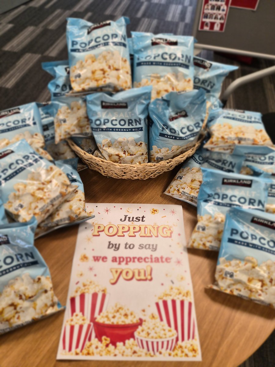 OhioStateNeph's tweet photo. A little popcorn, a little hydration, & a whole lot of appreciation! πΏπ§
Today's "Just POPPING By to Say We Appreciate You" celebration is all about recognizing the faculty and staff who make our Division such a special place to work @OSUWexMed
#TeamNephrology #TeamWork https://t.co/HmKj2pUxaM