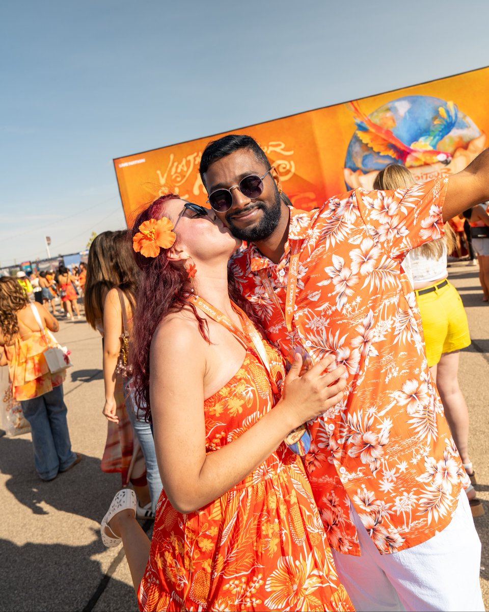 Rogers_Stadium's tweet photo. Ready for @karolg  🦜🧡 https://t.co/3zWcjIdRmv