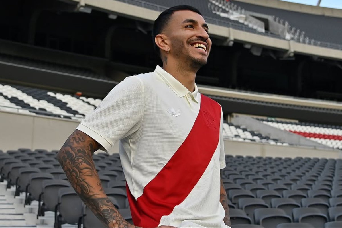 AtletiOnTop's tweet photo. Que alguien me explique que hace Coudet.
Necesitas ganar el partido y quitas al mejor jugador con diferencia que es Correa, es inexplicable y deja al tal Galván ese que es malísimo, no aporta nada. https://t.co/QtM4VnEzfP