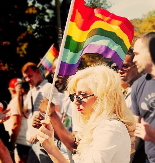 RDT Lady Gaga tweet media