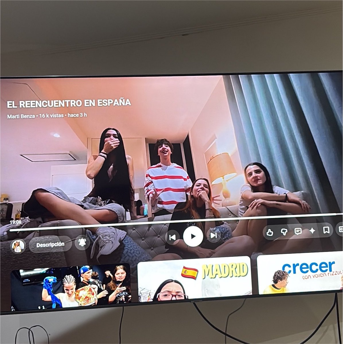 martixbenzaa's tweet photo. martina secretos en reunión es mala educación https://t.co/XN7g5AavZz