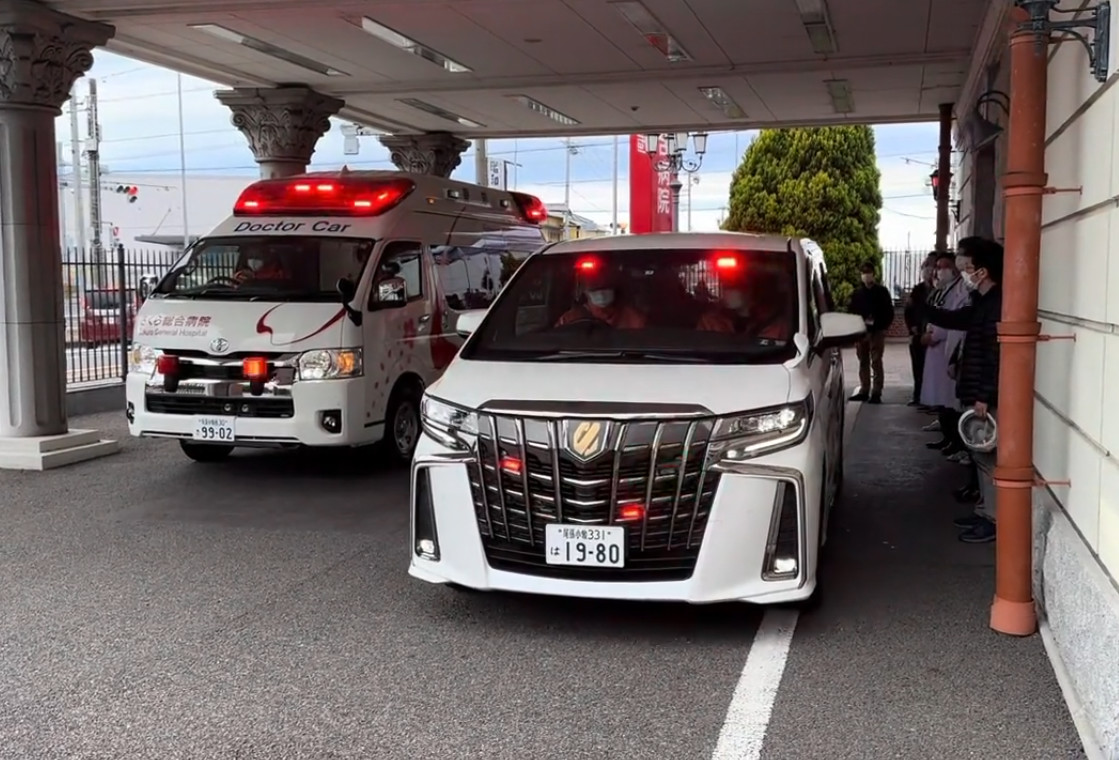 Ki6111Neko2's tweet photo. @Michael_Axe_50 緊急自動車（ドクターカー）で登録されています 
８ナンバーでないのは、覆面パトと同じです
※緊急時以外の医療関係者活動にも使われます
赤色灯やサイレンも装備されています https://t.co/vgQYjMcl0i