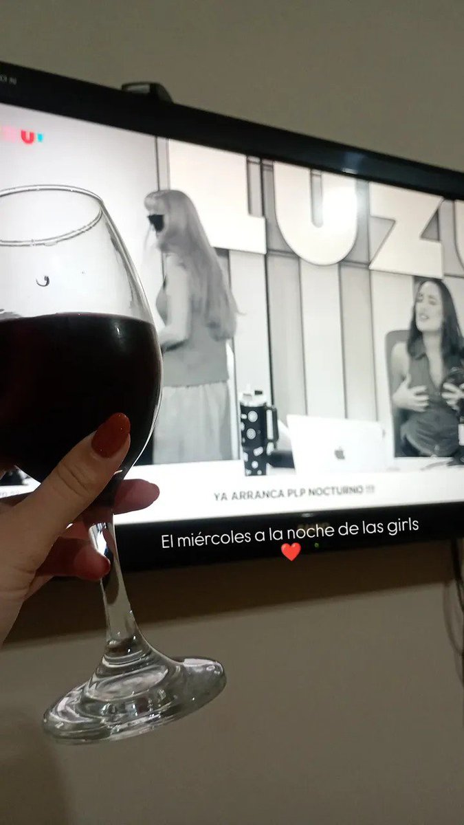 nadiaamicaelaaa's tweet photo. #PLPNocturno https://t.co/25g9rrVFqu