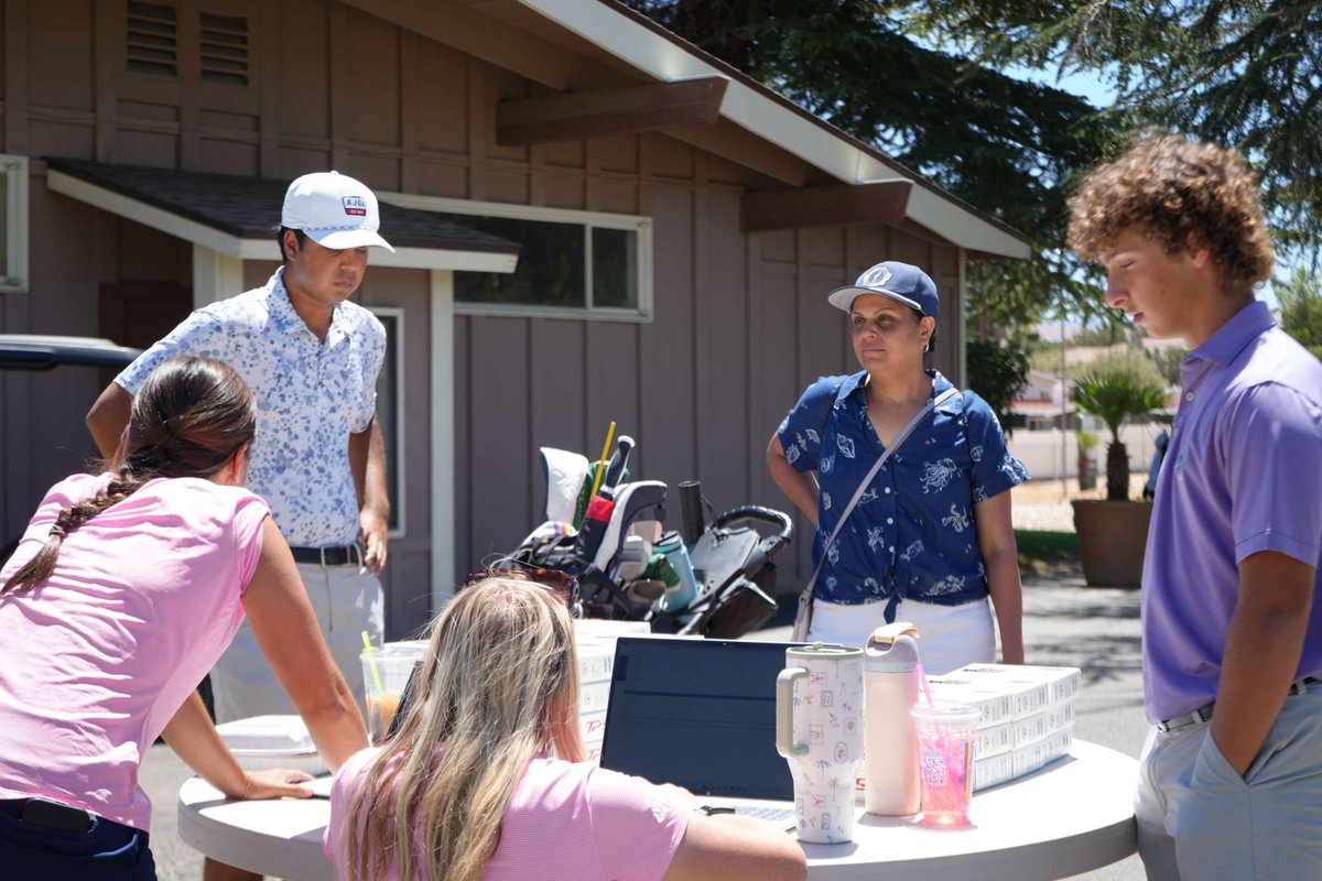 AJGAGolf's tweet photo. Swag secured ๐๏ธ
Registration for the #PreUswing is complete and the juniors are ready to hit the course! https://t.co/BpcxtJgQMs