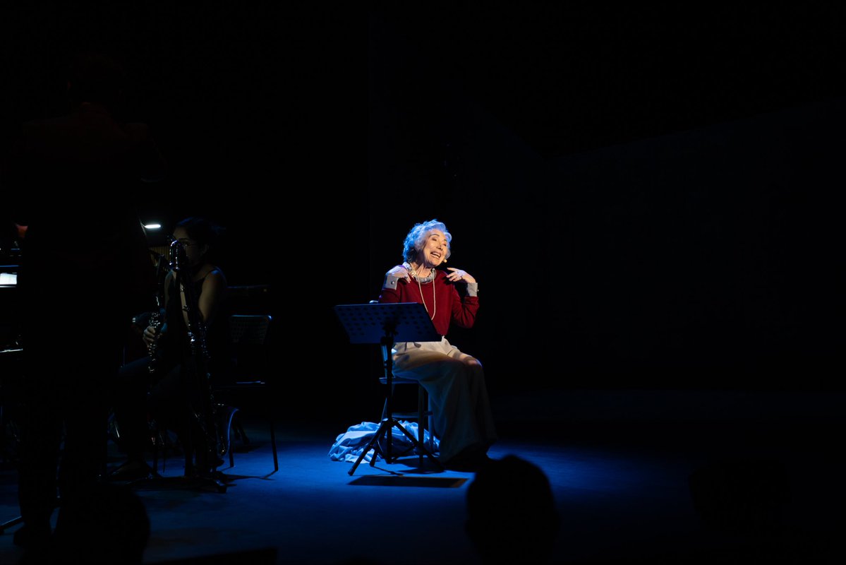 littleoperafest's tweet photo. Hay viajes que solo pueden contarse a través de la música. “Él, de las Tinieblas a la Luz” nos invitó a recorrer un intenso camino de transformación con una propuesta contemporánea que emocionó al público
@CyLEsVida https://t.co/pruAKgYt9O
