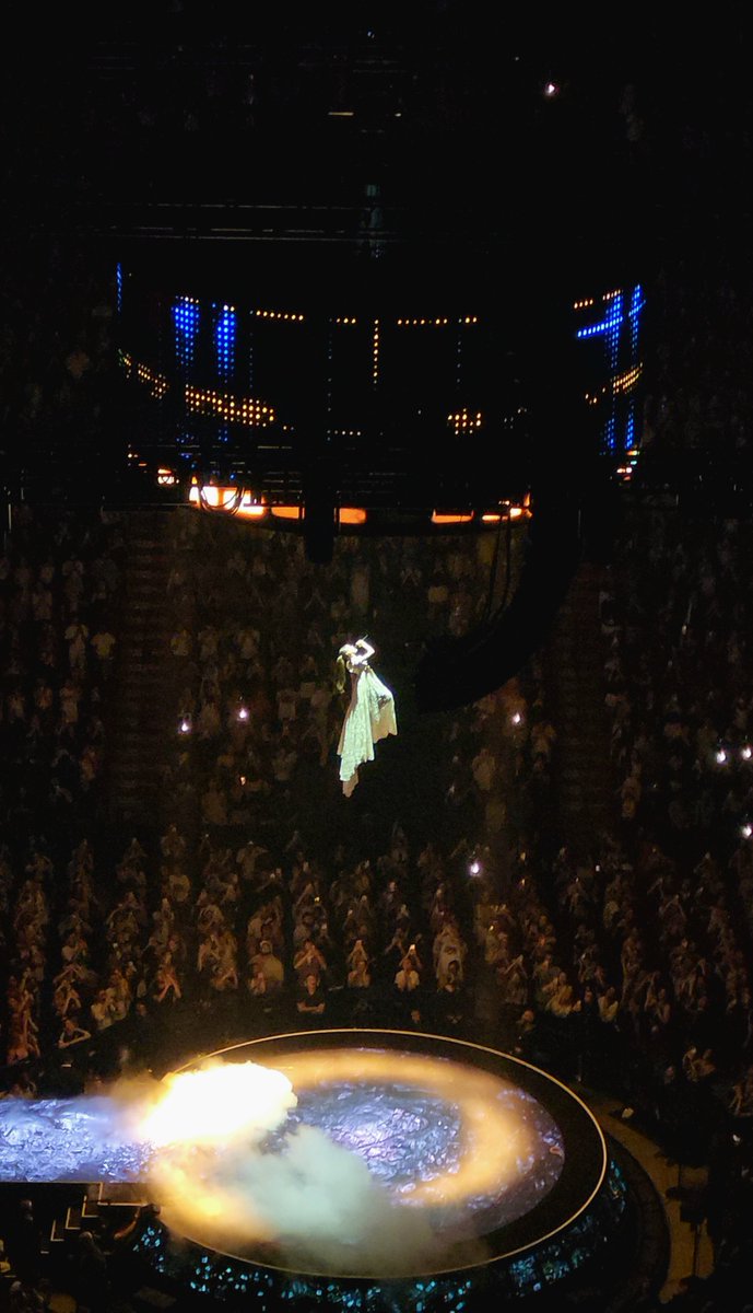 anadore_you's tweet photo. Sooo about last night... 🥹🤧🩵 

A night I'll never forget, from the loudest fucking crowd ever, Petal's live debut, to the best WCBF silence challenge yet... Like how do you actually recover from this?!?

#EternalSunshineTourMontrealN1 https://t.co/aFMrlJ2Fmg