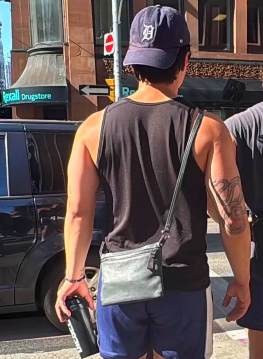camsvdrugs's tweet photo. This ass                 w                   this back https://t.co/m2pV8GIiQz