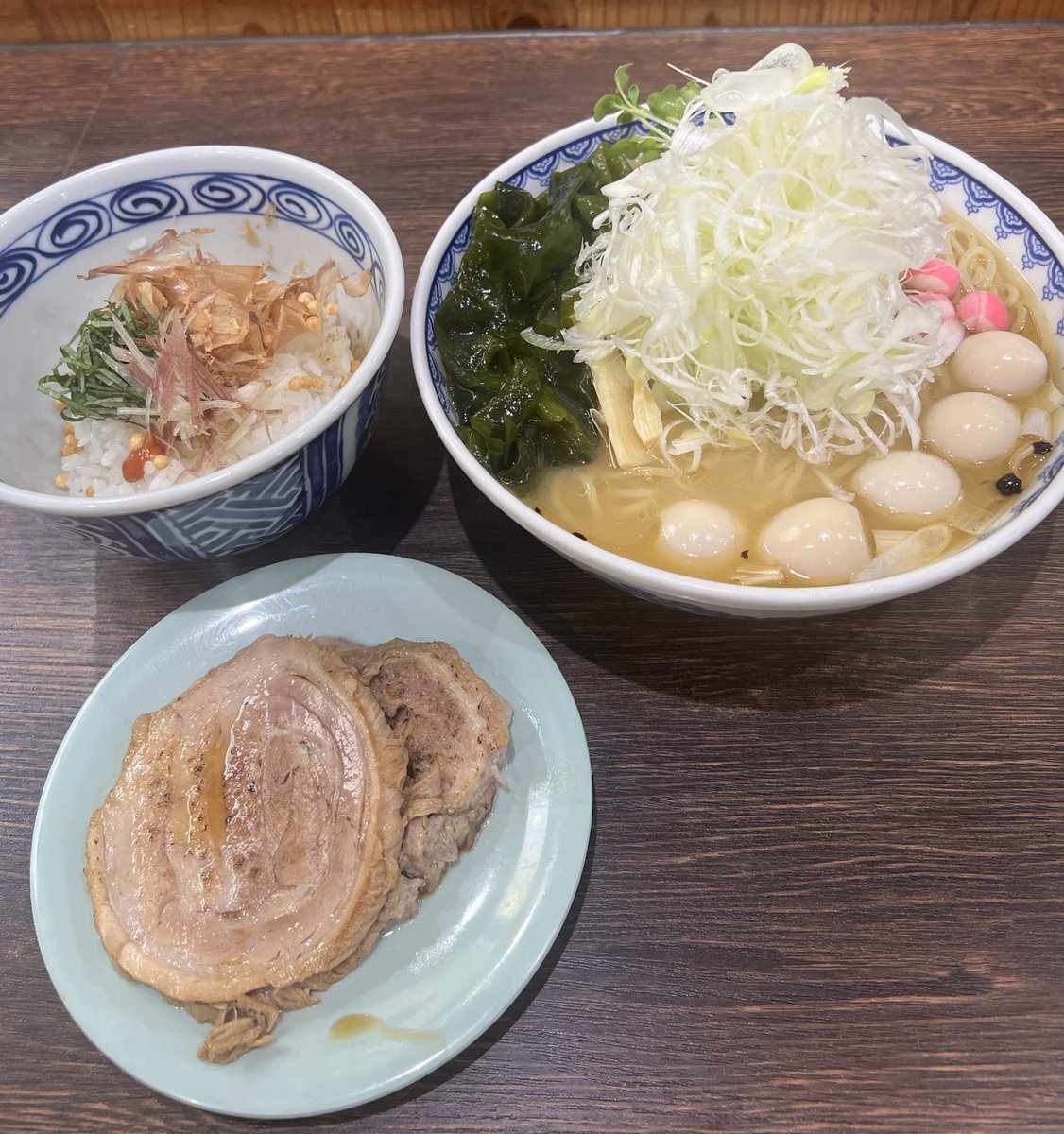 tokachan130's tweet photo. ☃️雪ぐに☃️

冷やし味噌ラーメン大と
茶漬けセットetc.

🚄出張帰りいざ☃️🏠✨
本日スタート限定✨
ドキドキワクワク☃️💓☃️

ス〜プを一口🥄✨
旨すぎ〜😍どんだけ〜😍
冷し味噌旨すぎる💕
〆の茶漬けで完全優勝🥇✨

冷中も冷味噌も最強💪✨

今日も心から感謝☃️🤍

雪ぐにさん最高〜☃️💖

⬇️毎日🗳️✨ https://t.co/20FVUvdgHB