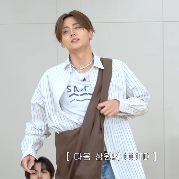 celeb_wish_list's tweet photo. ❏ WHO : #ALPHADRIVEONE #알파드라이브원 #상원
❏ WHERE : Youtube 'ALPHA DRIVE ONE' - ONE DREAM FOREVER EP.23
❏ BRAND : #NACHE #나체
❏ ITEM : BG-01 - BROWN
❏ 출처 : Youtube 'ALPHA DRIVE ONE' https://t.co/0XWg0sePwz
