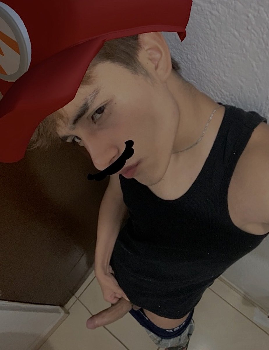 Alex_eezz's tweet photo. ven a jugar Mario, el control es mi verga😜🔥 https://t.co/91nbksjavX