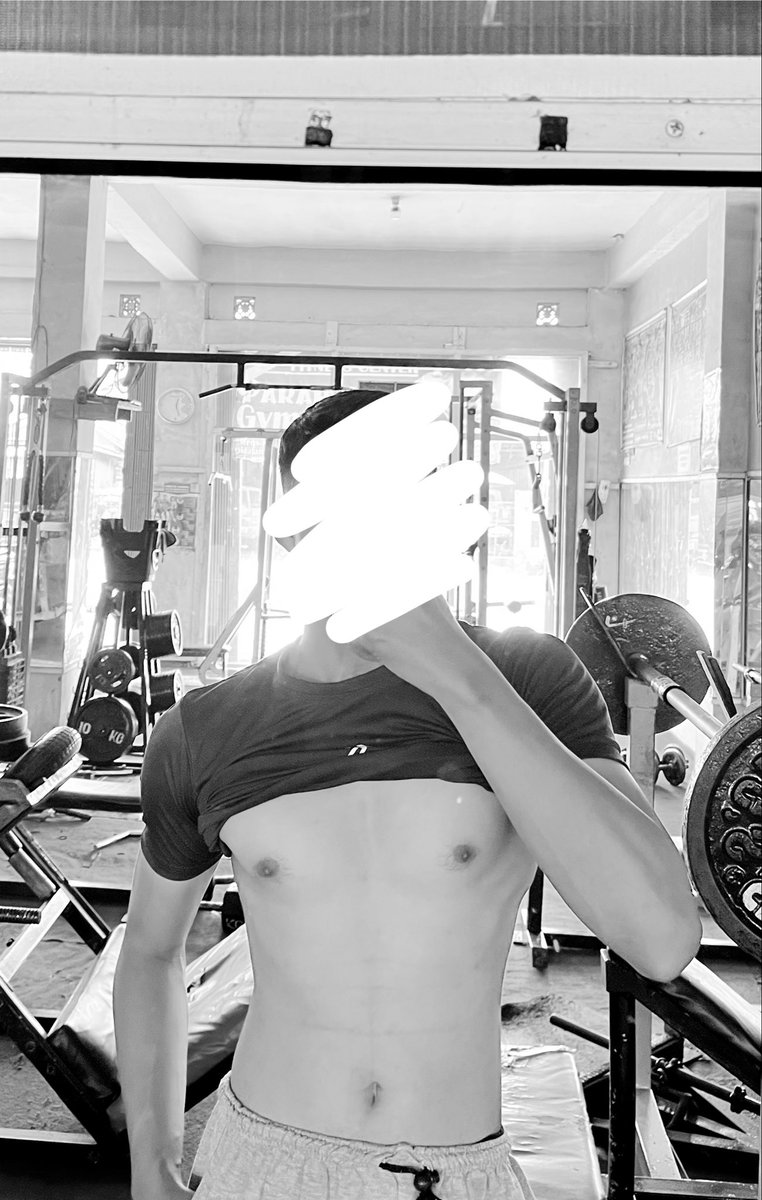 Anakkentangggg's tweet photo. Tujuanku olahraga 
1. Biar kalo beli baju gak perlu ngecilin
2. Kalo renang gak malu pas buka baju
3. Karena Aku sang* liat badan sendiri https://t.co/HuGewcMX5E