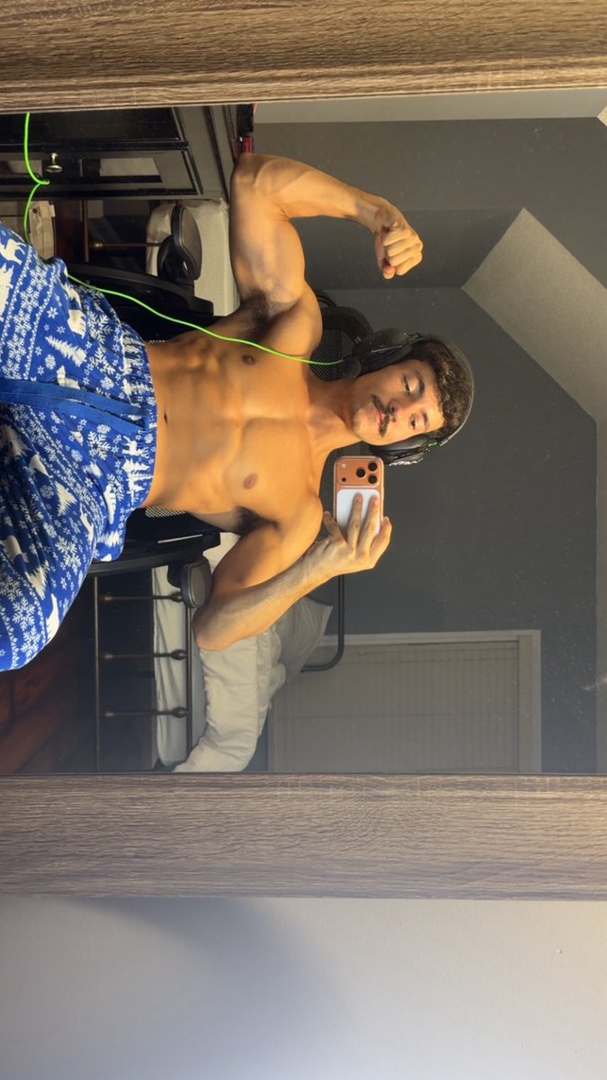 matteofit3's tweet photo. 🦋Rocking all blue💙
👀Wonder what color would look the best on me in YOUR opinion🤔
1️⃣,2️⃣,3️⃣,4️⃣ what caught your attention the longest too❣️😏
#gay #lgbt #viral #bi #of #fit #fypシ゚viral #fitguy #gamer #game #abs #fyp #bulge #success https://t.co/1mwKHv9Fbp