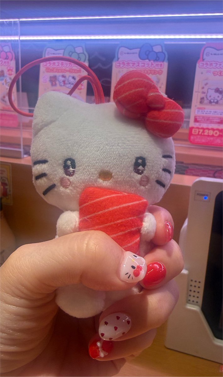 3150ceo's tweet photo. スシロー(3563)コラボ行ってきましたﾐ・◦・ﾐ❤️まぐろ抱えたキティちゃんかわいすぎるので後生大事にします🥹、、

ペックルちゃん出し忘れた🥹今日ももみくちゃでごめんやで https://t.co/9L4nhfmdfR