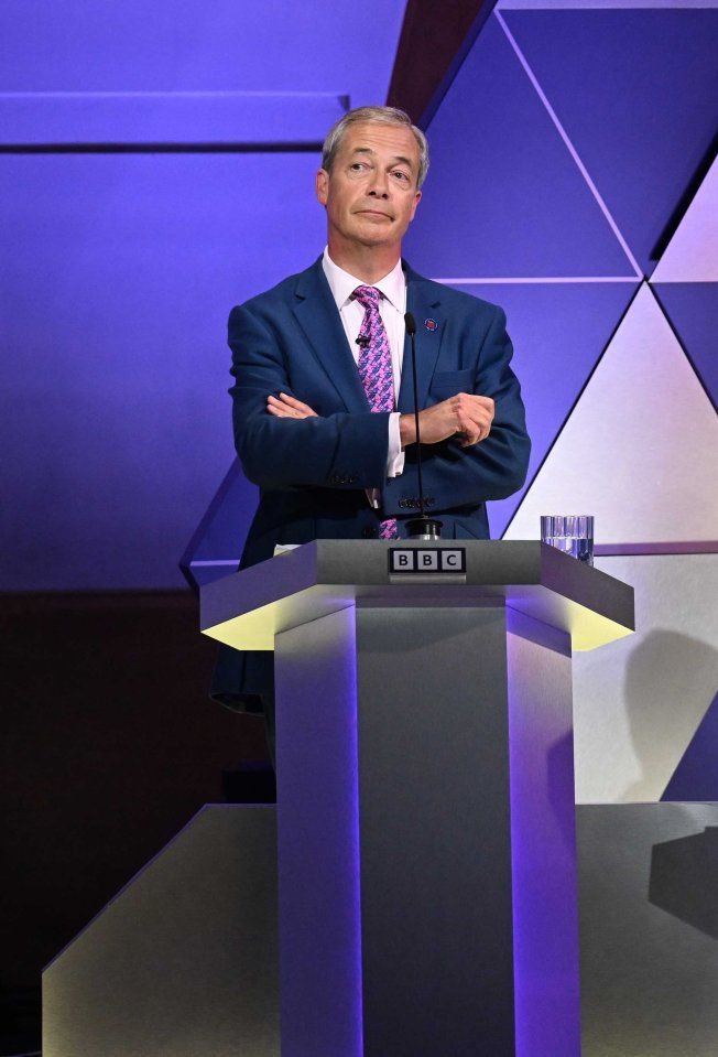 ElonBeyondX's tweet photo. 🇬🇧 What's your opinion about Nigel Farage?

🅰️ Strong leader 💪

🅱️ Just an Idiot ❌ https://t.co/LhmVMmqw9J