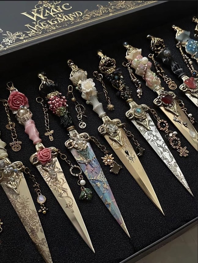 softtinted's tweet photo. pick your weapon https://t.co/iPMIWC4gKz