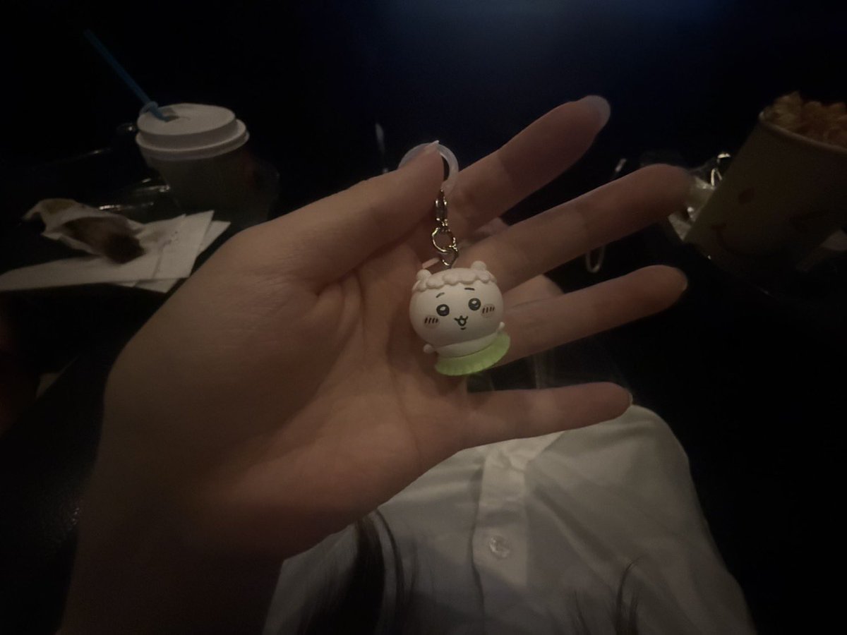 minmin_desyo's tweet photo. ちいかわ映画、公開から約1週間だけどまだ特典あるの凄い👏

今夜は金目の煮付けと貝汁🐟
永遠の命はいりません😛 https://t.co/q05qM58F2n
