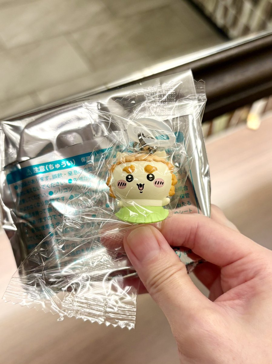 wd_sb's tweet photo. 【交換】  映画 ちいかわ 特典 めじるし

譲　シーサー
求　ラッコ ハチワレ ちいかわ ウサギ モモンガ 古本屋

くりまんじゅうは既に所持しているため、その他であればいずれでも
現在池袋におりますがこれから映画鑑賞のため
本日16時頃〜池袋交換可能な方
お気軽にお声掛けください https://t.co/W6soJL24gv