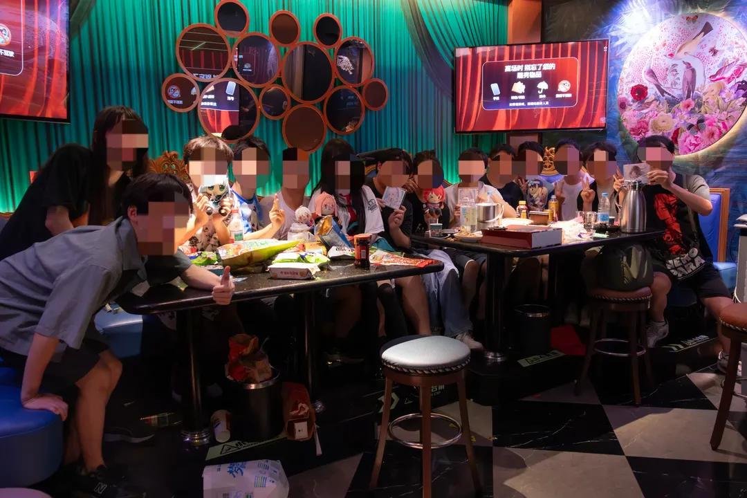 galgame122948's tweet photo. 【レポ】上海GalOnlyの旅、完。
​この旅もついに終わりました

かけがえのない出会いがくれた温もりと、語り合いの中で得たたくさんの宝物を胸に抱いて

あふれるほどの思い出でポケットをふくらませて、また次の再会を楽しみにしています

Galgameを愛するこの道で、僕たちは決して一人じゃない✨️ https://t.co/nvMGNogNC8