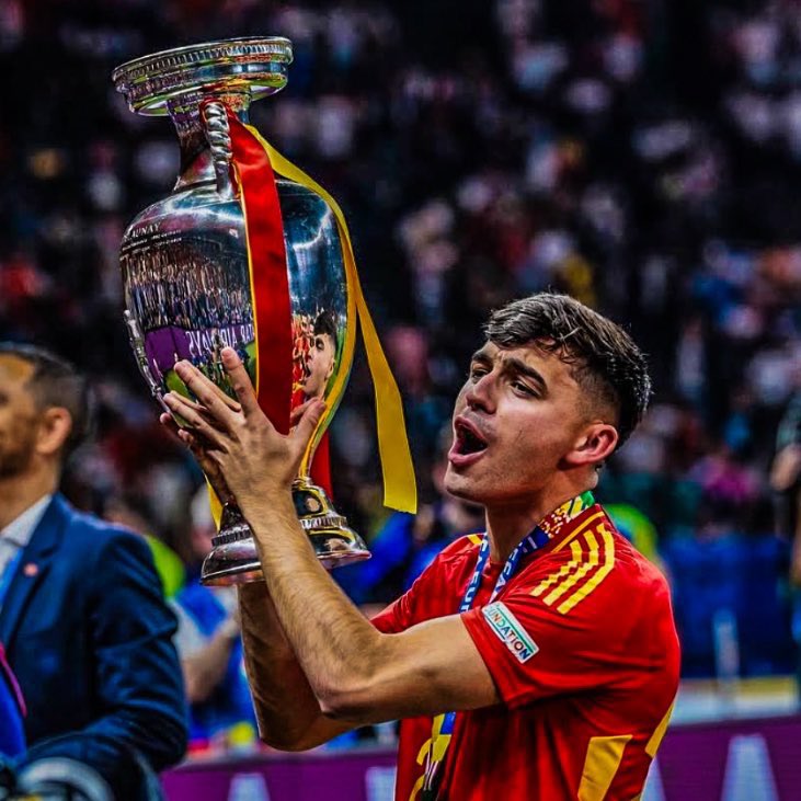 LaMasia_idn's tweet photo. Saya bantu risetnya:

🏆 EURO Champions
🏆 WORLD CUP Champions
🏆 La Liga 🇪🇸 
🏆 Copa Del Rey 🇪🇸
🏆 Super Copa 🇪🇸
🥈 Olympic Silver Medal 🌎 
🌟 EURO young player of the tournament
🌟 Golden Boy Winner
🌟 Kopa Trophy Winner
🌟 IFFHS World’s Best Youth Player

Tinggal trofi UCL dan Ballon d'Or untuk menamatkan sepakbola, dan ketika itu terjadi saya sarankan anda tutup akun karena risetnya cuma setara Gibran.