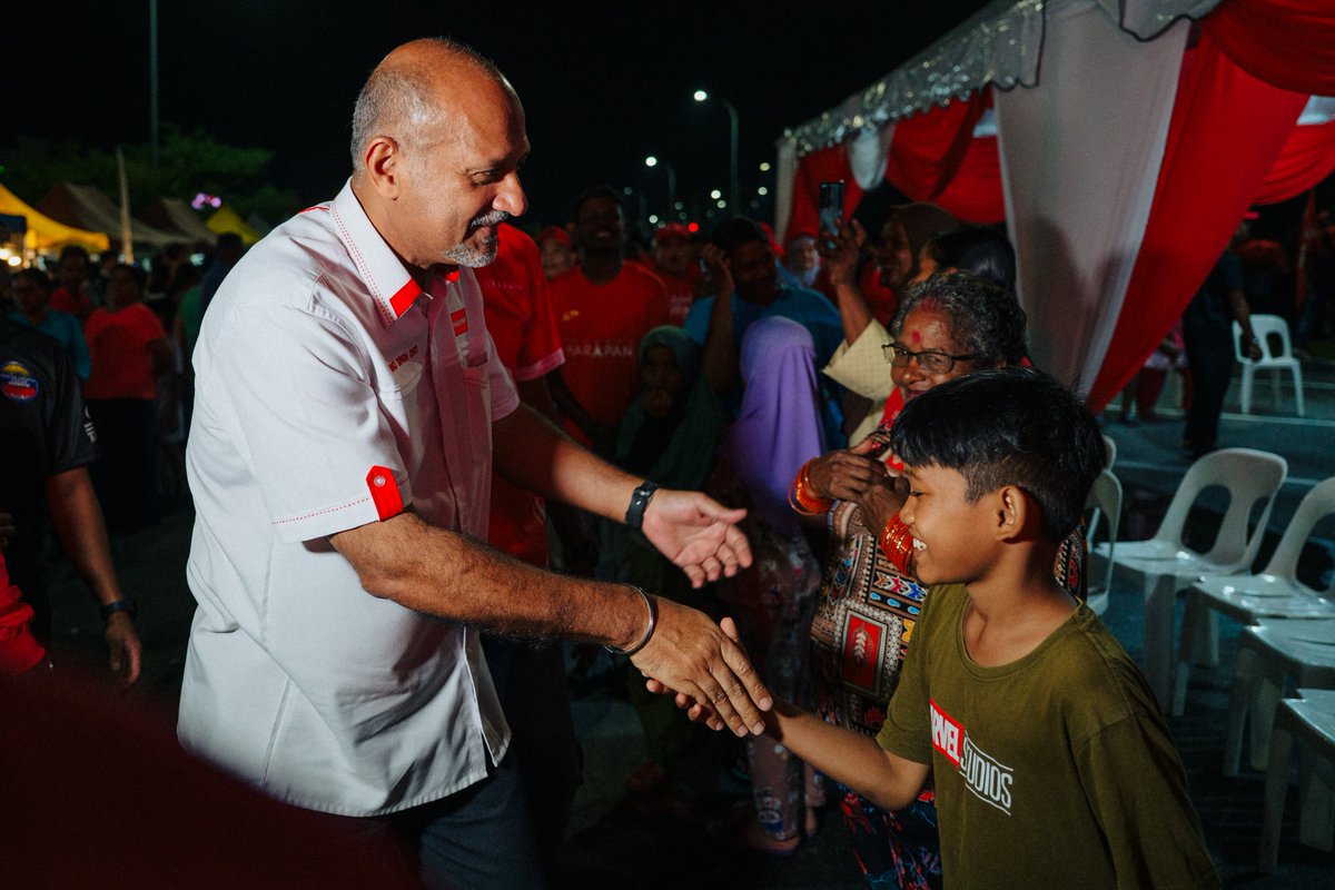 GobindSinghDeo's tweet photo. Misi Jelajah Kekal Harapan Negeri Sembilan seiring dengan namanya; untuk menjemput rakyat negeri ini bersama-sama mempertahankan mandat kepimpinan Pakatan Harapan, demi Negeri Sembilan yang terus maju, progresif, dan makmur untuk semua.

Negeri ini masih banyak potensi untuk direalisasikan, dan Negeri Sembilan selayaknya terus menikmati pentadbiran yang stabil dan bernadikan rakyat tanpa dicemari sebarang anasir politik kaum dan kuasa semata-mata.

Ayuh Negeri Sembilan, PRN kali ini kita terus bangkit dan mara ke hadapan bersama Pakatan Harapan! 

#KekalHARAPAN
#MemaknaiHARAPANrakyat
#UndiHARAPAN