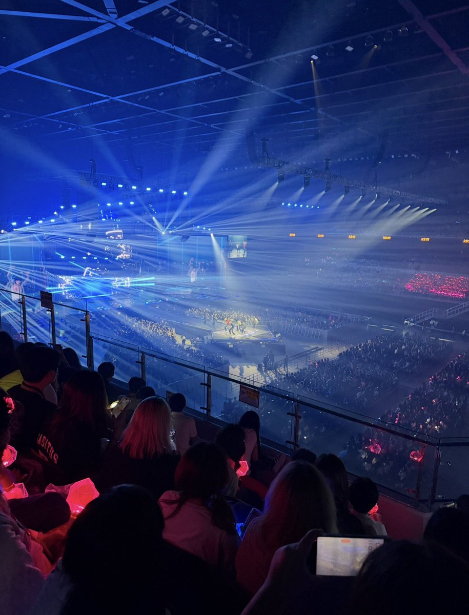dduduuuo's tweet photo. 라이즈 9월 팬미팅 시야 공유합니다

311일 구역 E열 입니당 
사진은 1배 0.5배 순이에요

저희가 돌출이 길어서 
훨신 잘 보일 거 같아요!!!🫪 https://t.co/6rvQsGVIYI