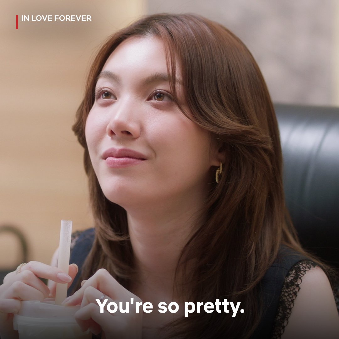 Netflix_PH's tweet photo. i could be wrong, but i think neen can’t get enough of her beautiful wife and neither can runch 🤭

#InLoveForever #หลิงออม #LingOrm #Lingling #Orm #หลิงหลิงคอง #ออมกรณ์นภัส #LinglingKwong #OrmKornnaphat https://t.co/F5G2dTCIIV