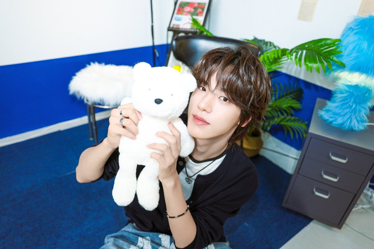 closeyoureyes_7's tweet photo. [🎂]
🐶 HAPPY SEUNGHO DAY 🐶
BEHIND PHOTO 📸

#CLOSEYOUREYES #클로즈유어아이즈
#CYE #클유아
#SONGSEUNGHO #송승호
#스무살_승호야_생일축하해 https://t.co/c2TskYZTBT