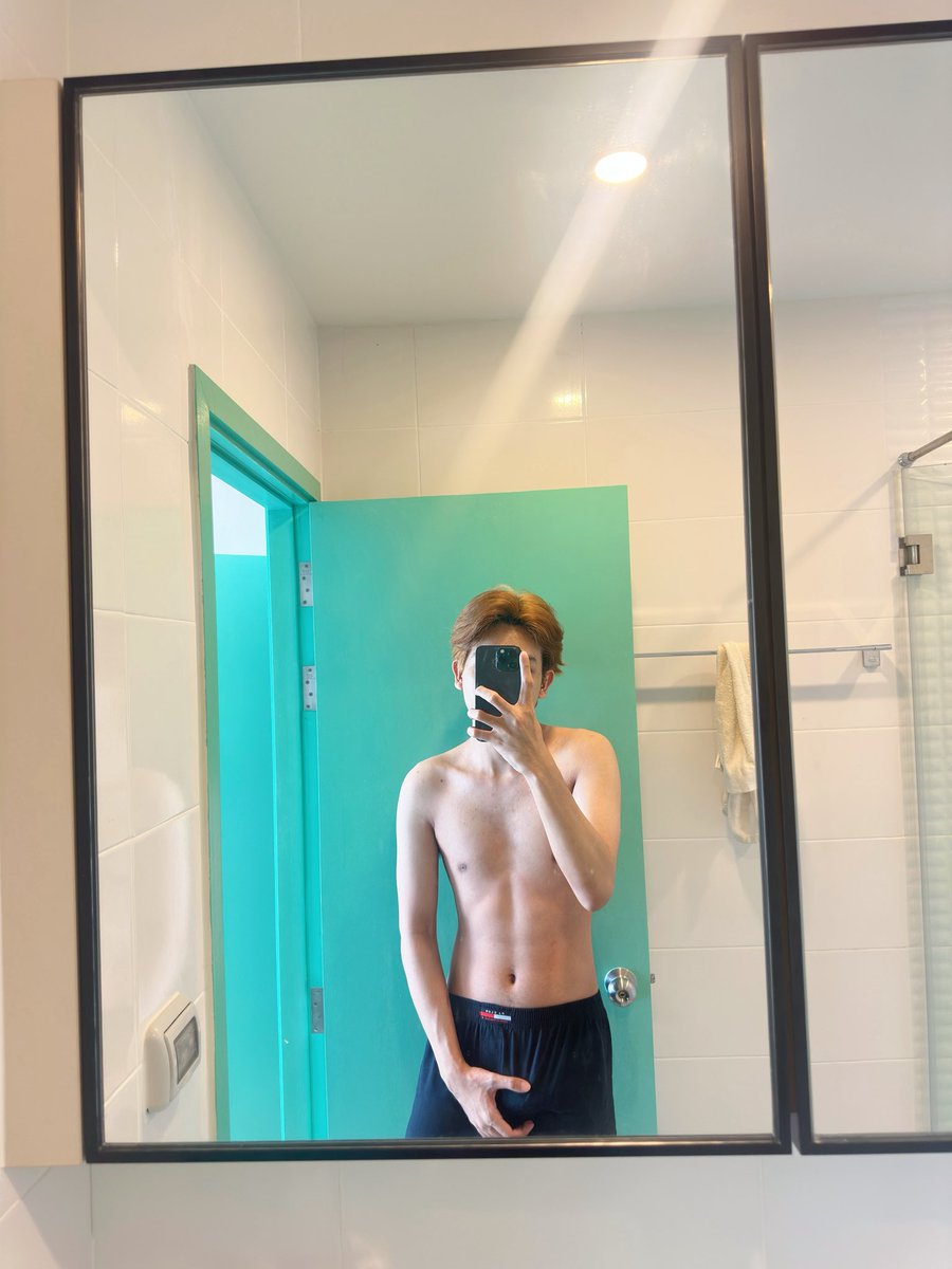 sutt2005's tweet photo. หุ่นตอนตื่นคือที่สุดละะ https://t.co/pPyX0MJygY