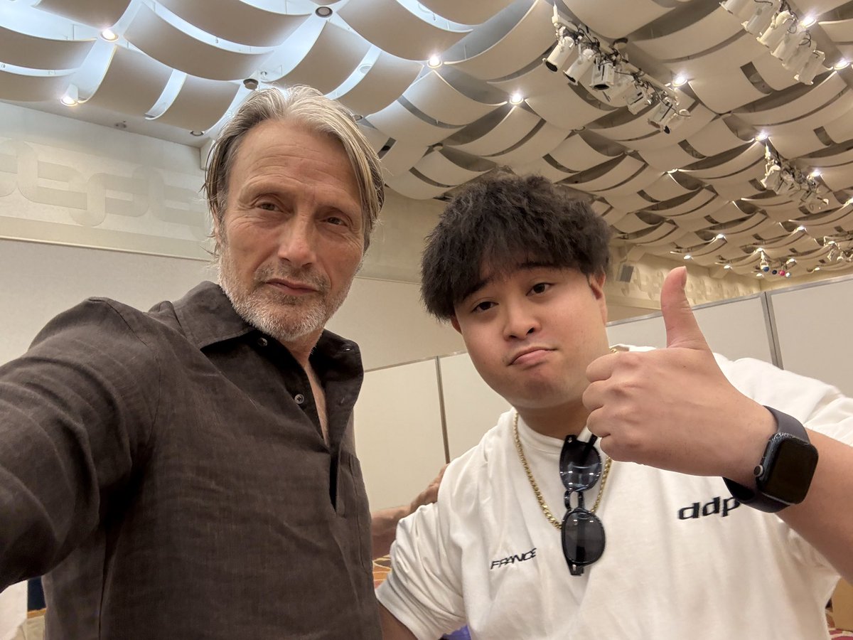 H8e9Ef's tweet photo. 今年のコミコン、マッツ来ないの確定かぁ😭😭

毎回来てくれるの当たり前じゃないのはわかってるけど、親戚よりも会ってたマッツがこないとなると仕事のモチベが、、。 https://t.co/yNY0InYpXk