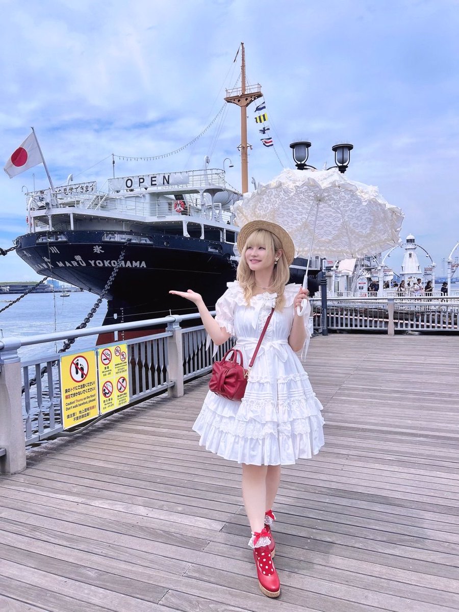 hibiku_yamamura's tweet photo. 私の船ですポーズ🚢（私の船ではありません） https://t.co/NP1z3MA3aX