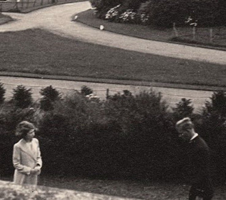 TheRoyalButler's tweet photo. A remarkable moment in royal history. 

Captured as teenagers, this is believed to be the first photograph of Princess Elizabeth, aged 13, and Prince Philip, aged 18, together without other family members. Their friendship grew into one of history’s longest royal marriages, lasting over 73 years. They were also distant cousins through Queen Victoria and King Christian IX of Denmark. 👑

#queen #prince #royal
