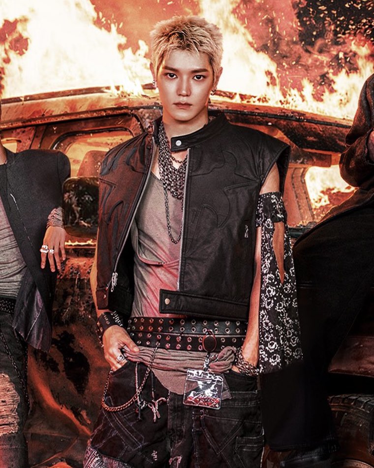 tyzip_'s tweet photo. 태용 🖤 https://t.co/PcRApsOtJO