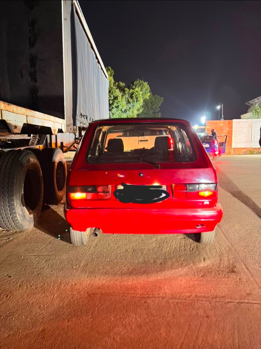 SAPoliceService's tweet photo. #sapsGP [SAPS TSHWANE FLYING SQUAD RECOVERED FOUR STOLEN VEHICLES] #SAPS Tshwane #FlyingSquad members recovered four motor vehicles, positively linked to robbery cases reported, in two separate incidents, on Tuesday, 28/07. The recoveries were made in Olievenhoutbosch and Mamelodi East respectively. No arrests were made as the vehicles were found abandoned, police investigations continue. #TrioCrimes ME
https://t.co/eFGNL4aMUc