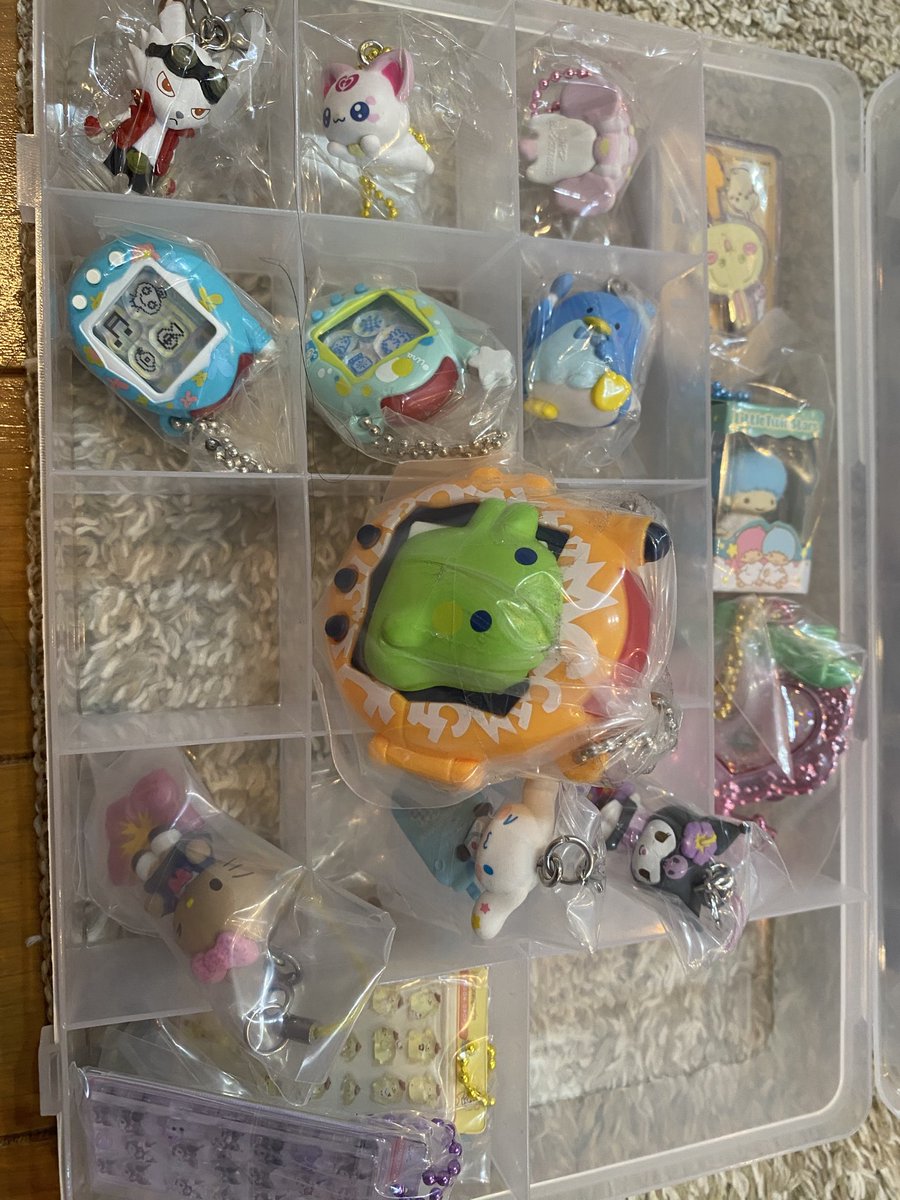 Tf24E's tweet photo. シュガーバニーズ ふわふわめじるしアクセサリー 交換 めじるし シュガバニ

譲 ぶちうさ ブルーベリーうさ はなうさ 各1
求 しろうさ ＞ くろうさ ＞ ストロベリーうさ

郵送希望です
しろうさを含む交換のみ探しております
その他画像の異種めじるしもお出しできます🙆‍♀️ https://t.co/rjWekre8tK