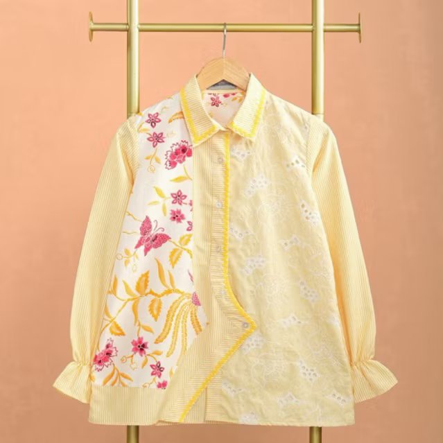 chanietae_'s tweet photo. Pernah gak sih bingung pilih baju buat ngantor tapi maunya tetap kelihatan kece? Blouse batik satu ini bener-bener penyelamat!🌸🎀

✨ https://t.co/waLpWAtTux
✨ https://t.co/uAHnlSSfEM
✨ https://t.co/LbgFfnnyns https://t.co/Qdac03w6pl