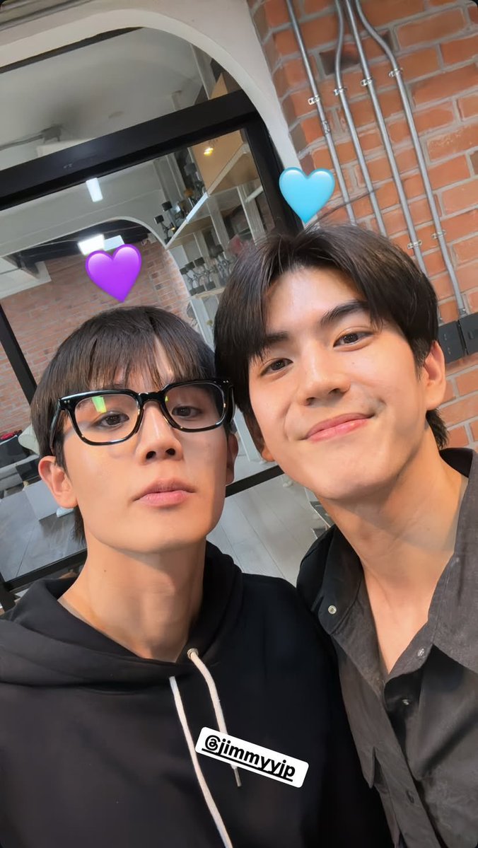 olivepor's tweet photo. คิดถึงจัง 💜🩵 https://t.co/Nik0tcjwg5