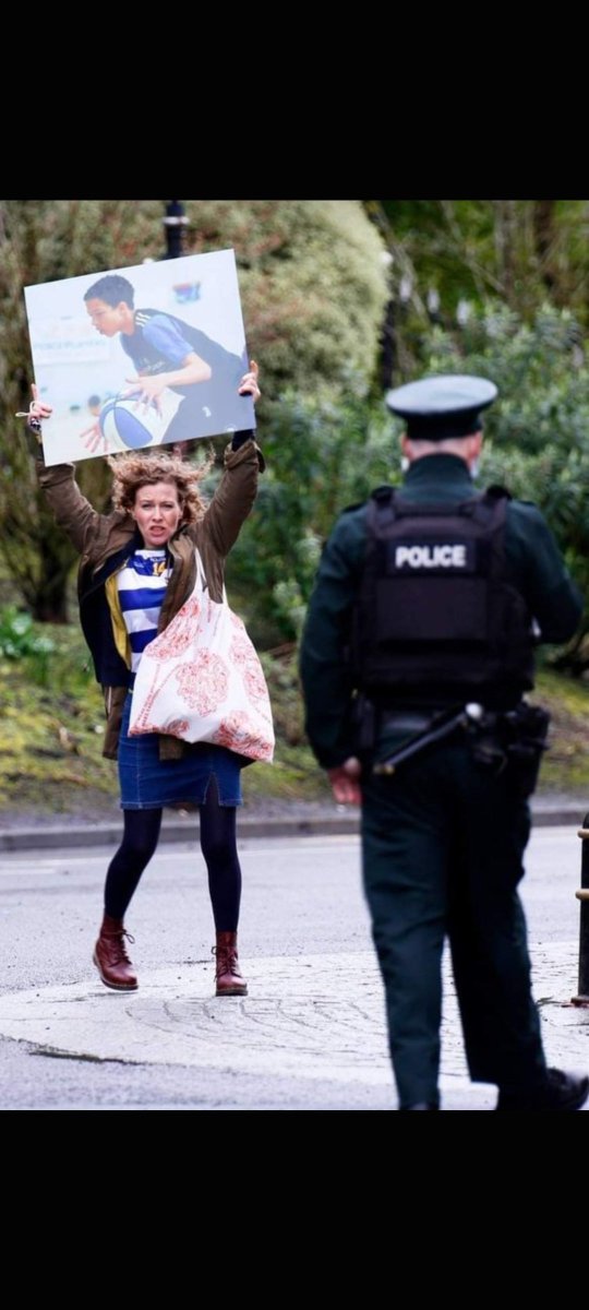 ChrisyMc4's tweet photo. #Belfast #Ireland
Fiona Donohoe has been fighting for the truth for over 6 years
A Mother deserves to know WHY her 14 year old child #Noah did not return home 21st June 2020
A Mother deserves to know HOW her child's naked body was found in a stormdrain 6 days later
#Week318 https://t.co/pXsTFkcewl