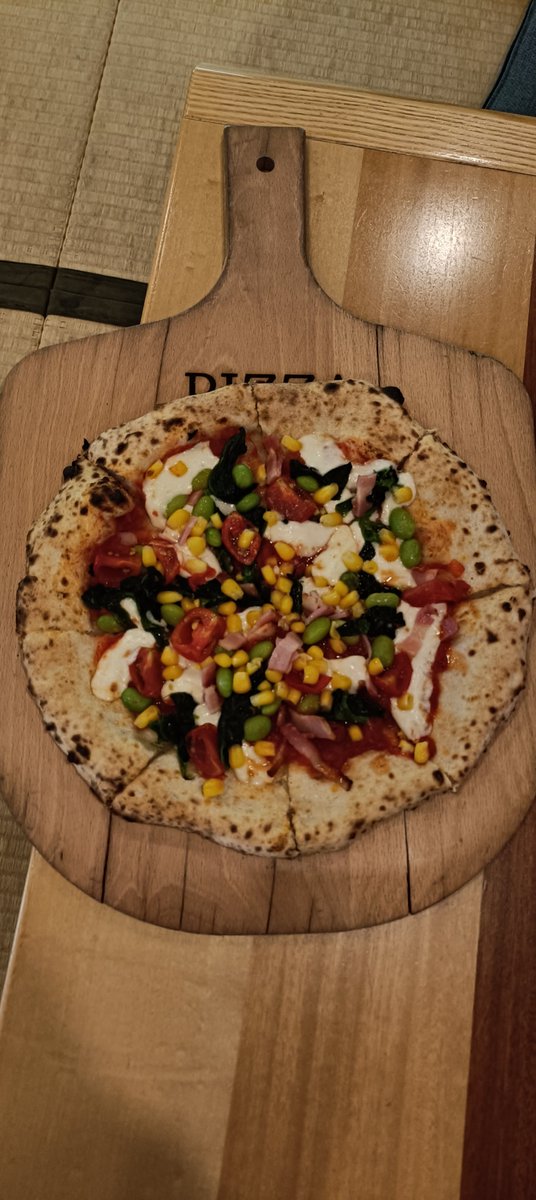 cleeen1100's tweet photo. 蕎麦屋ハシゴ
シメにピザ🍕 https://t.co/OKhg2HmcMN