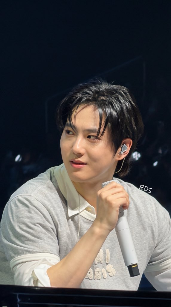 DODOKyungg's tweet photo. EXO-Ls’ prince charming, Kim Junmyeon 💗🥹👑

#Suho #수호 #Junmyeon #준면 #EXO #엑소 https://t.co/13szy8jMbe