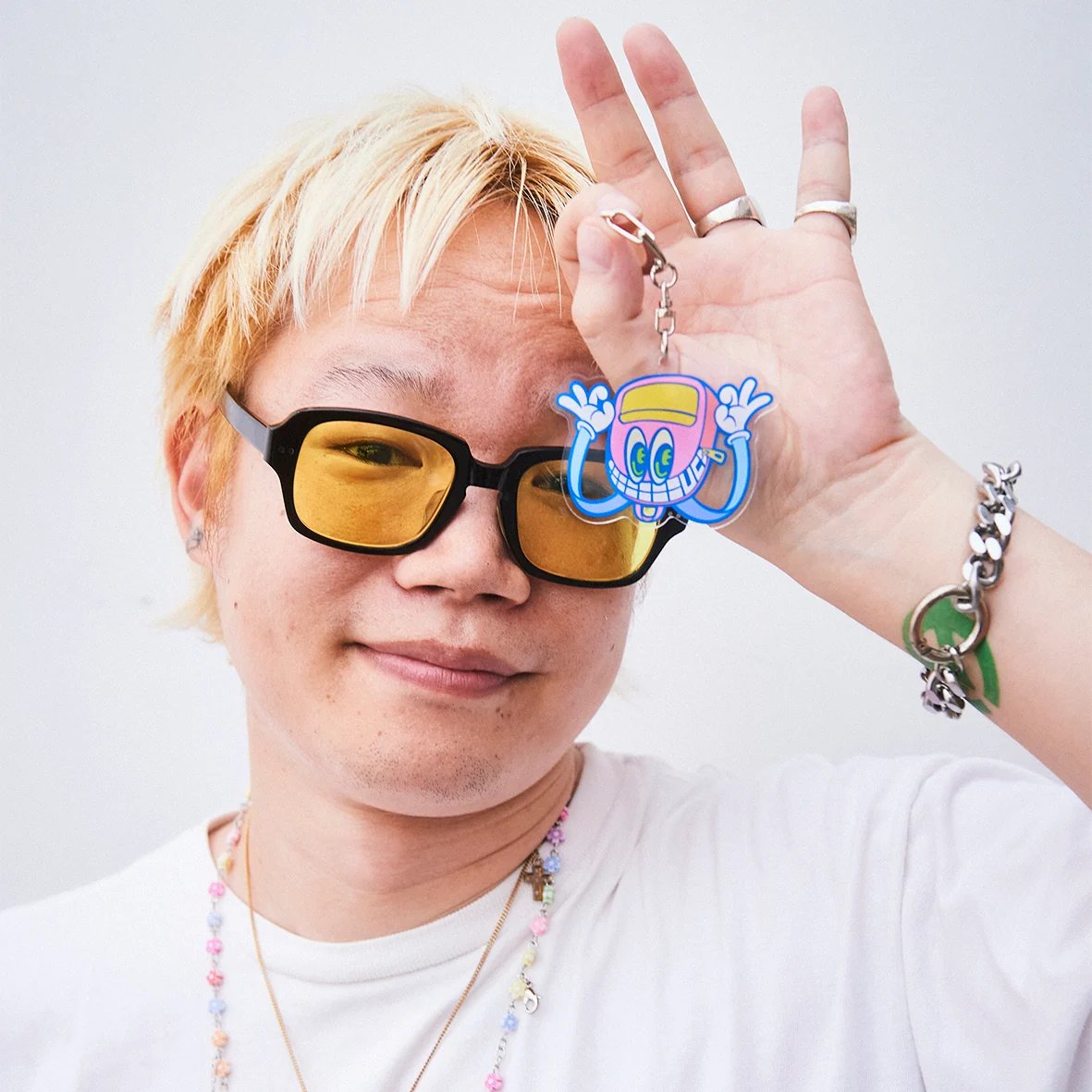 ACE_BagsLuggage's tweet photo. 🎤 Special Collaboration

ストリートは、自分らしさを貫き、仲間とつながり、新しいカルチャーを生み出す場所。
大阪・梅田から生まれた #梅田サイファー と、自由な発想で進化し続ける #EDGELINK。
互いの“EDGE”が交わり、
人と街、音楽とファッションをつなぐバッグが誕生。
UMELINK。
ストリートを、あなたの日常へ。
#UMELINK 

https://t.co/rjqEeuxouu