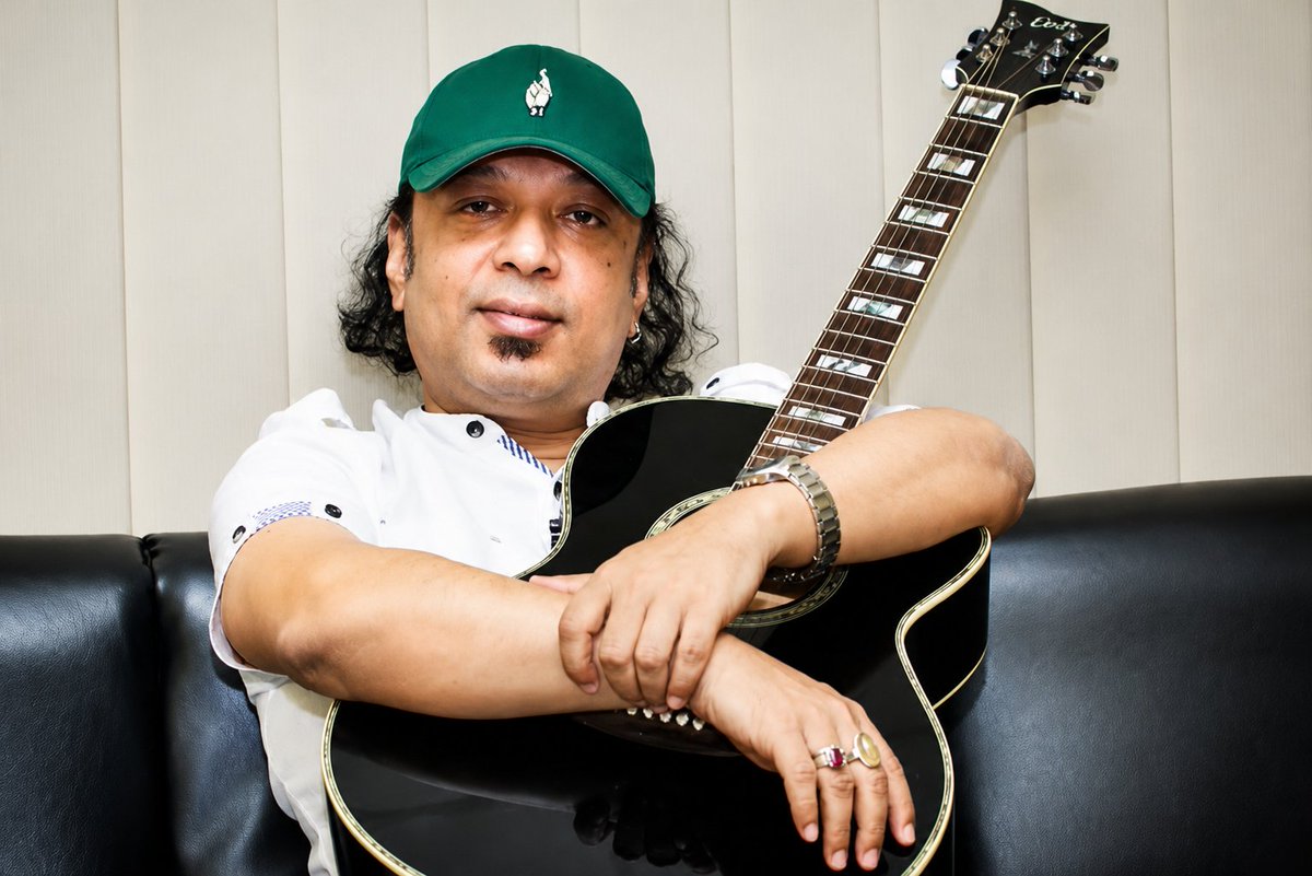 0xSrTo's tweet photo. A salute to you, legend, for keeping broken hearts alive.
Every betrayed heart will love you for your timeless creations until its last breath.
I pray that you find peace in the hereafter. 

#AyubBachchu https://t.co/Grg315cvDM