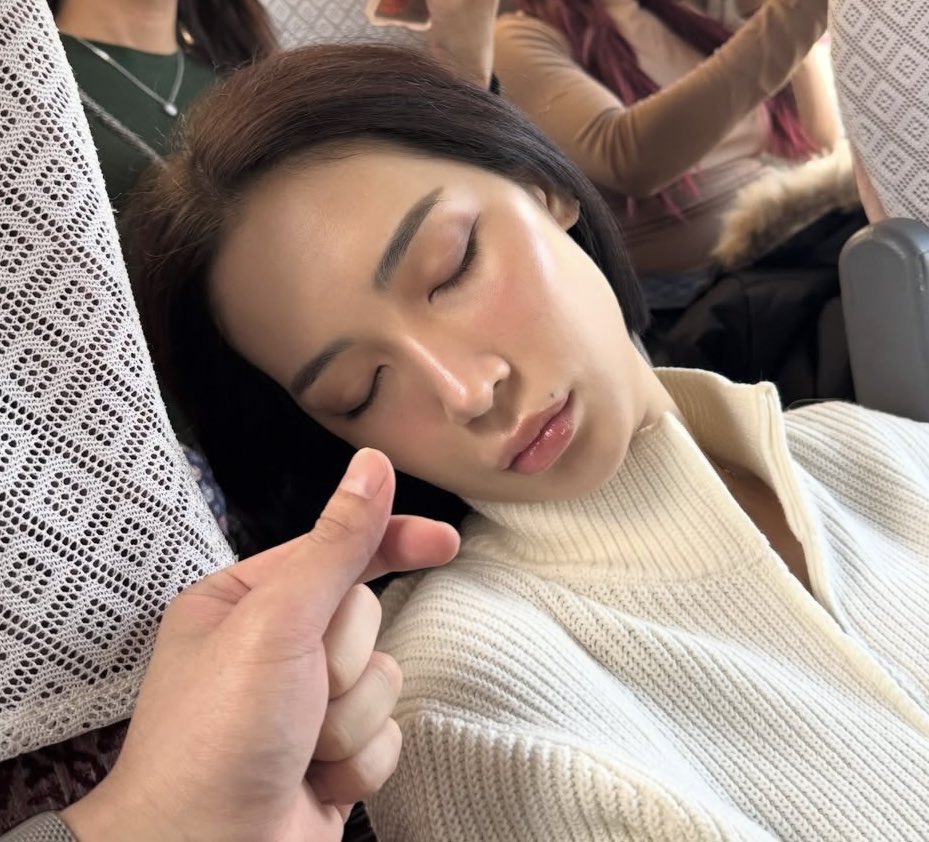 secondmjs's tweet photo. ตั้งแต่ i เจอ u นะ i มองคนบนโลกนี้ สวยน้อยลง
จริง ๆ คือแบบว่า u คือ standard ใหม่ในชีวิต i https://t.co/XUp72lpiHU