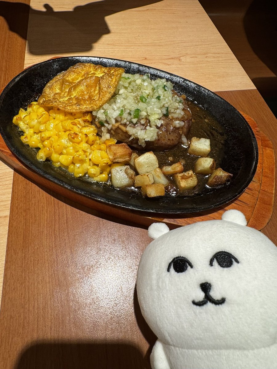 Jerry47Bean's tweet photo. ハンバーグ！👁️👁️ https://t.co/kOvp4p7OPA