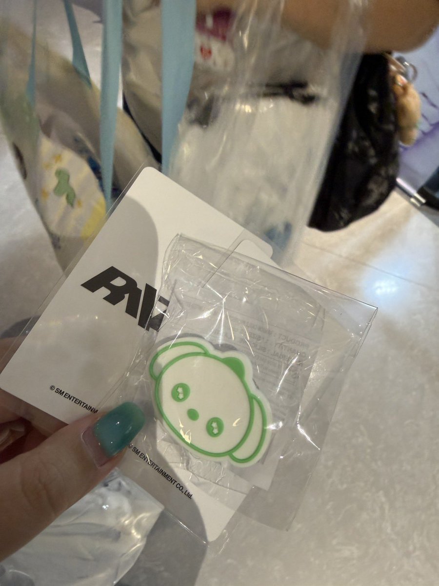 ddalgiess's tweet photo. anyone not using the photobooth? i want original file of eunseok photobooth.. i can pay via bank transfer

wtt / wtb eunseok random cable protector (i have anton) #RIIZE_ARCHIIVEinBKK https://t.co/eEO1boYXHj
